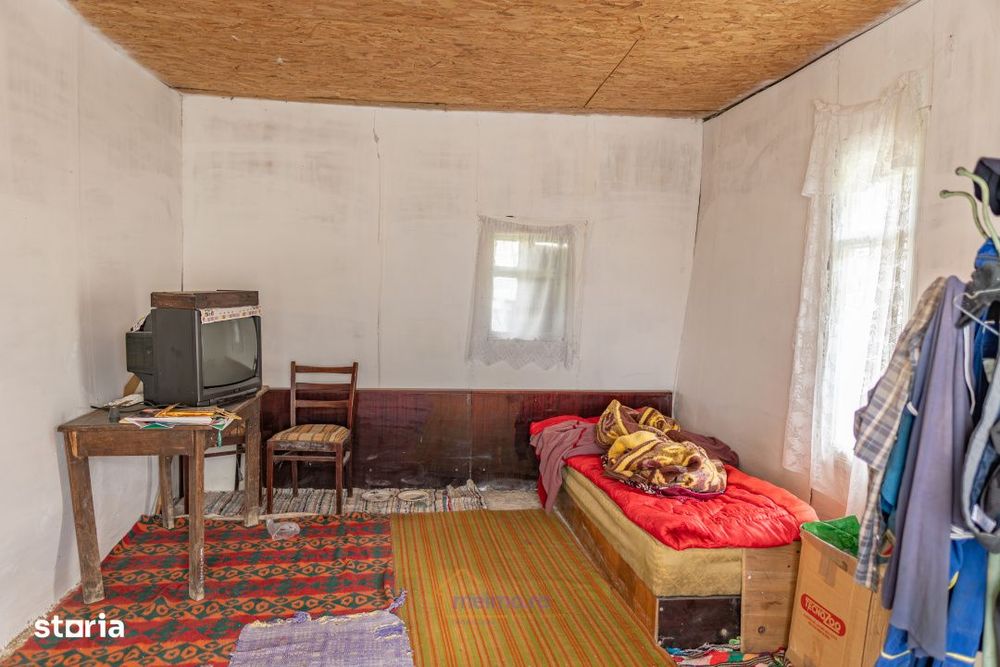 Casa din chirpici, bucatarie de vara si 1.34 ha de teren, Ardeoani