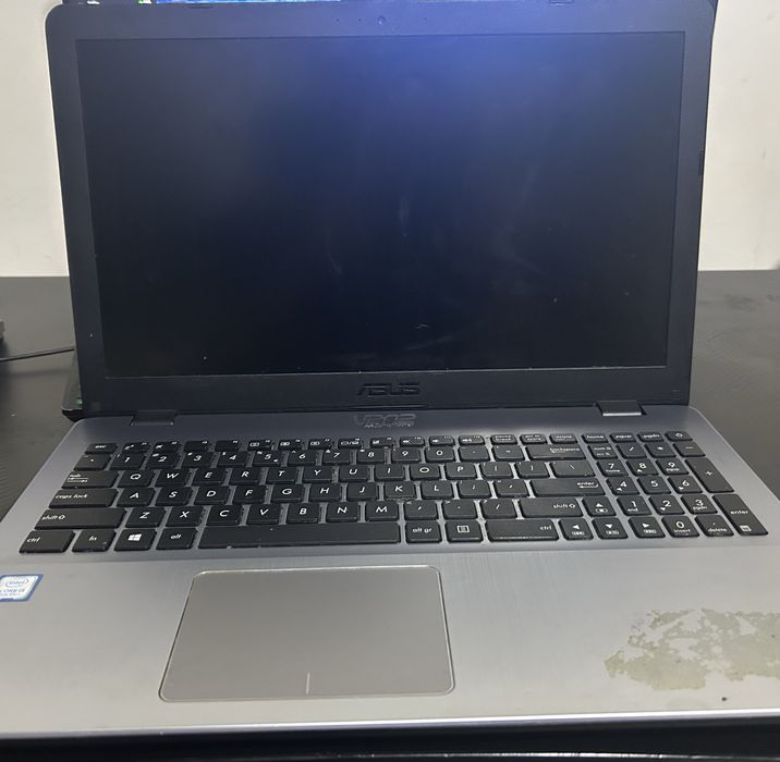 ASUS VivoBook 15 X542UR-DM303