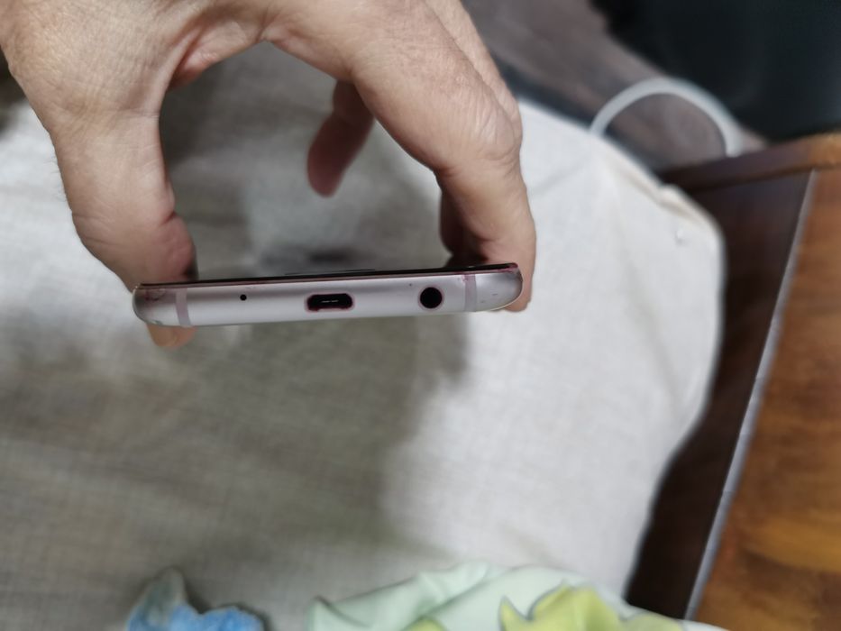 SAMSUNG J6 Отличен.