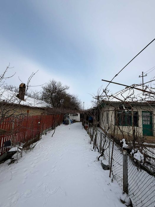 Vând casă la țară Sărulești Sat – curte mare, aproape de București