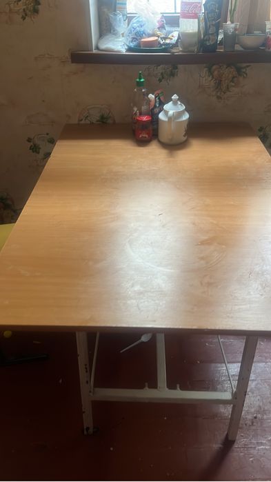 Кухыный. Стол чаиный стол