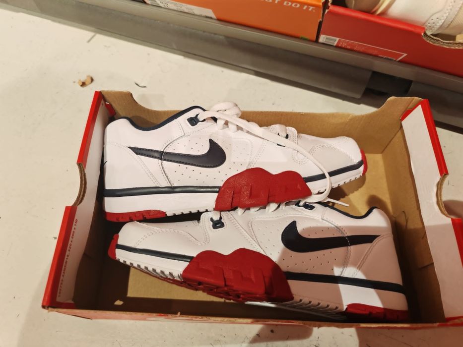 Vând Nike Cross Trainer Low