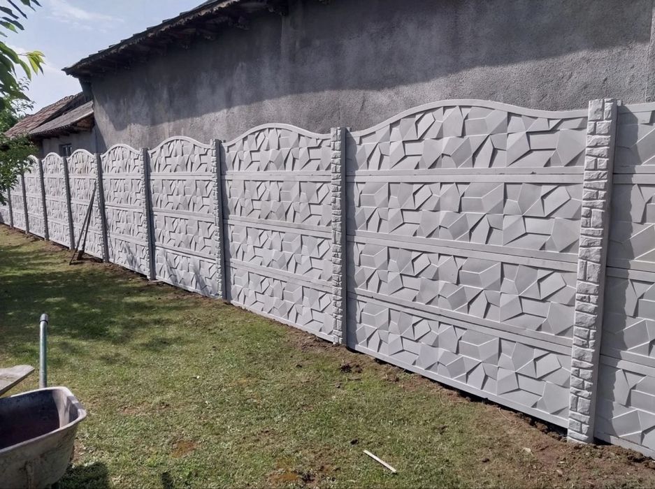 Gard din placi de beton