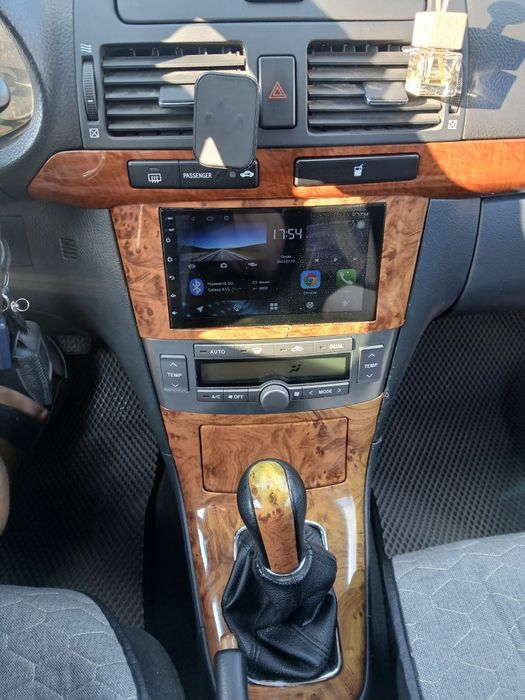 Коробка авенсис  2006 год