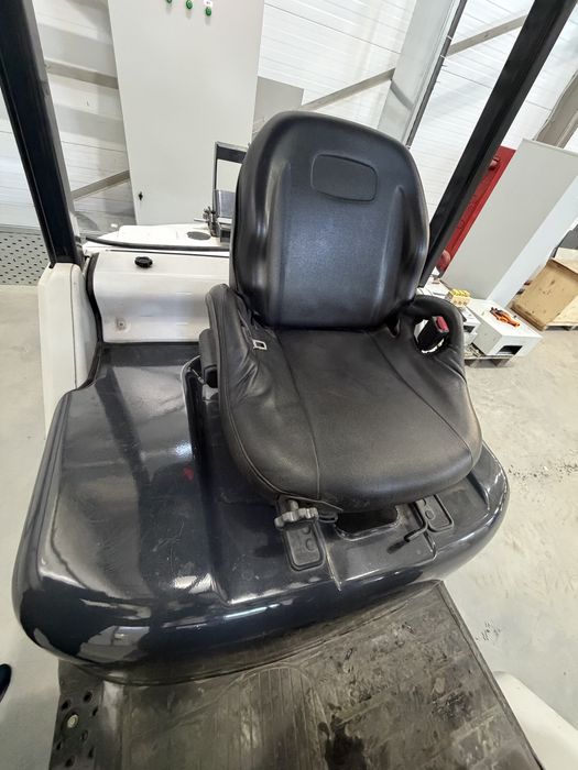 Вилочный погрузчик