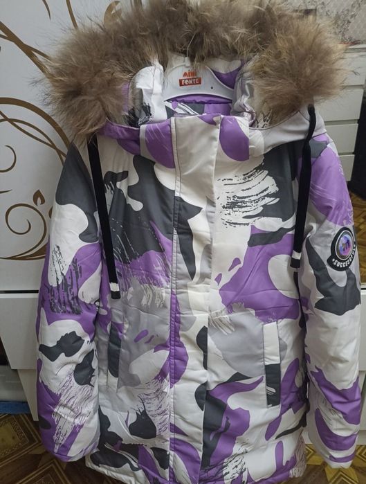 Продам куртку 10-11 лет 146 р