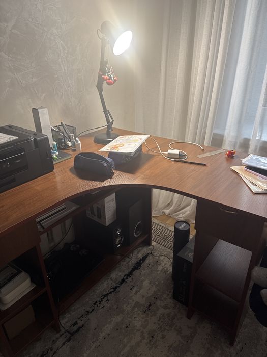 Продам угловой писменный стол