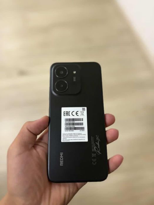 Redmi 15c
Xotirasi 128/8
Idel  yengide
Rangi qora 
Obmen ayfonga dap b