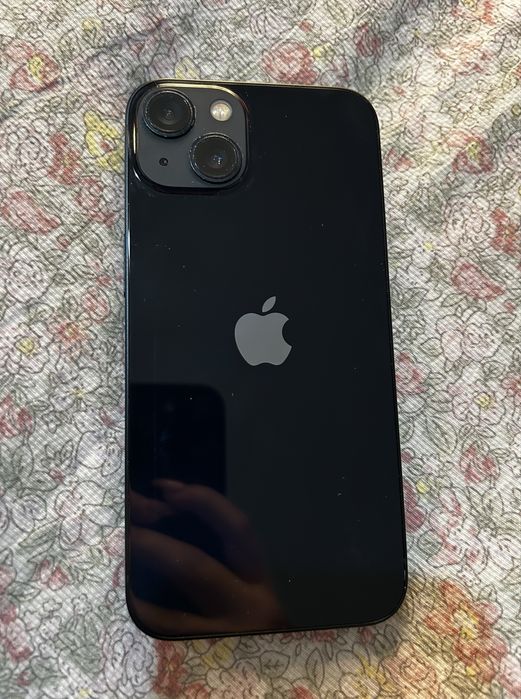 Продавам Iphone 13