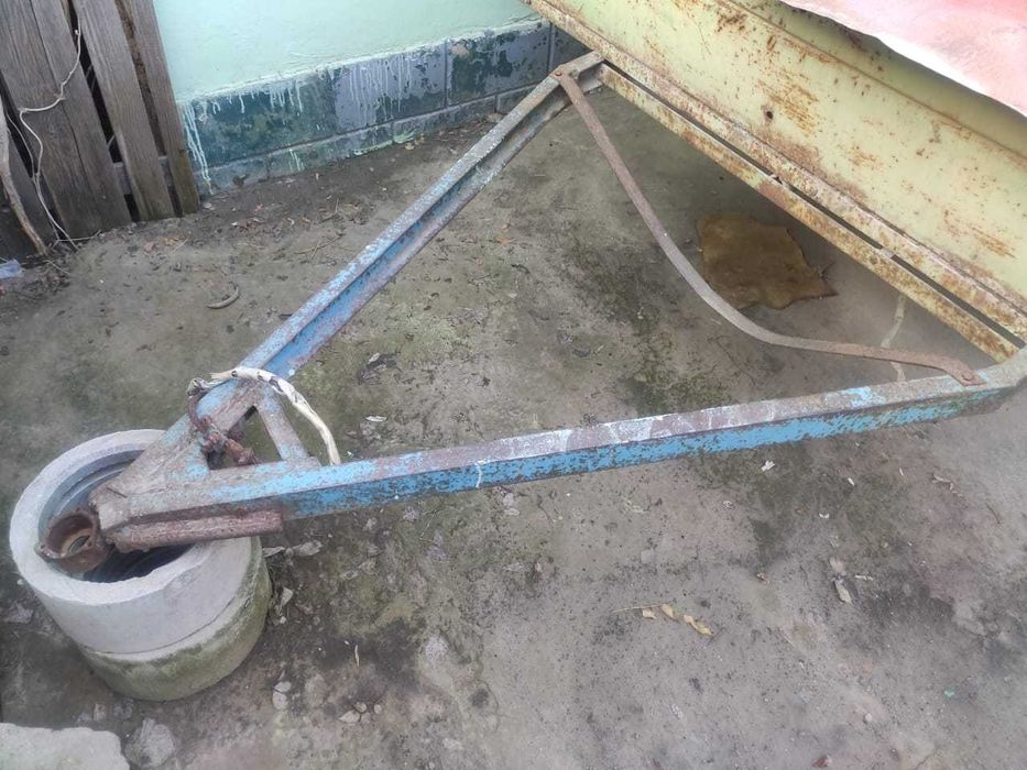 Автомобильный прицеп легковой