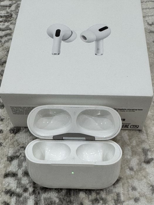 AirPods Pro (оригинал) — Продаю зарядный кейс