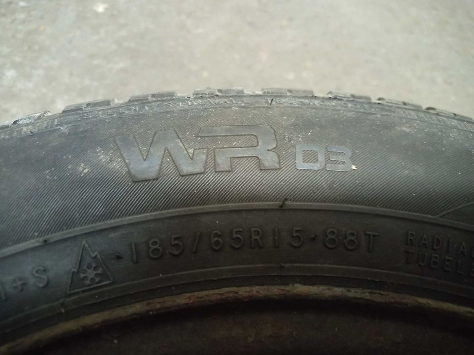 Caucicuri iarna 185/65/15 +jante Logan