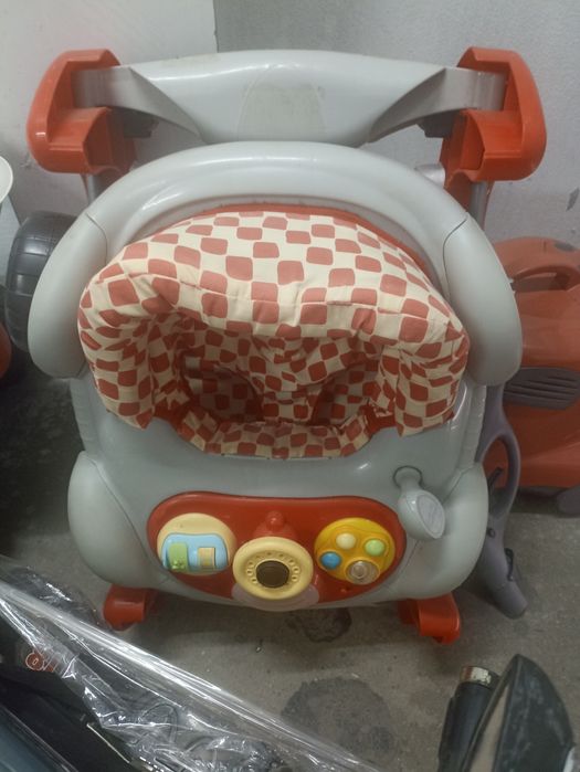 Детски и бебешки аксесоари и играчки.