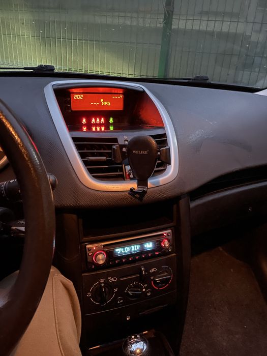 Пежо 207 с единствен собственик за България