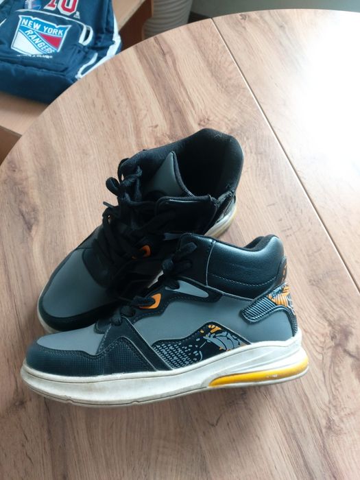 Продам демисезон обувь