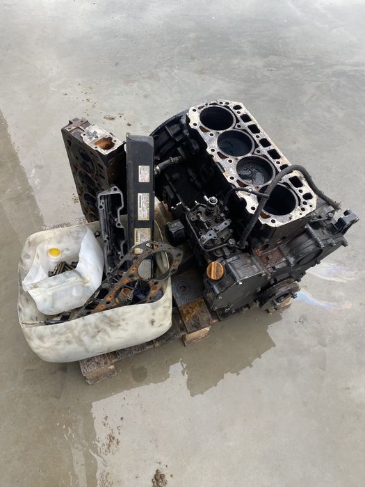 Piese/dezmembrez Motor Yanmar 4TNE98 si TNE92(piese )