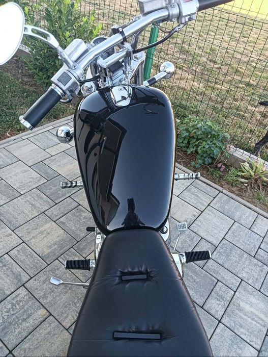 Suzuki  Intruder