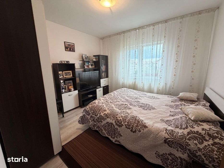 Apartament 3 camere decomandat 70 mp Crângului + Garaj