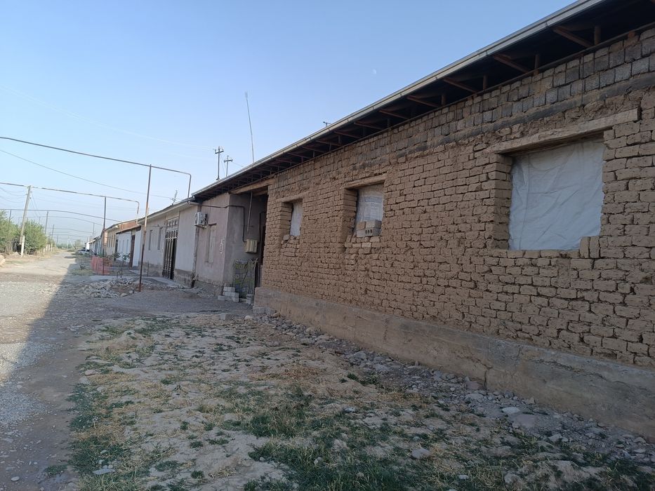 Hovli sotiladi 6 sotix