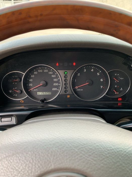 Toyota Landcrusier 100