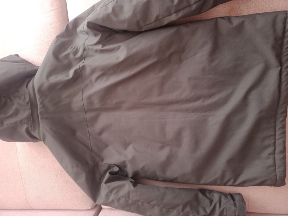 Продам куртку на мальчика