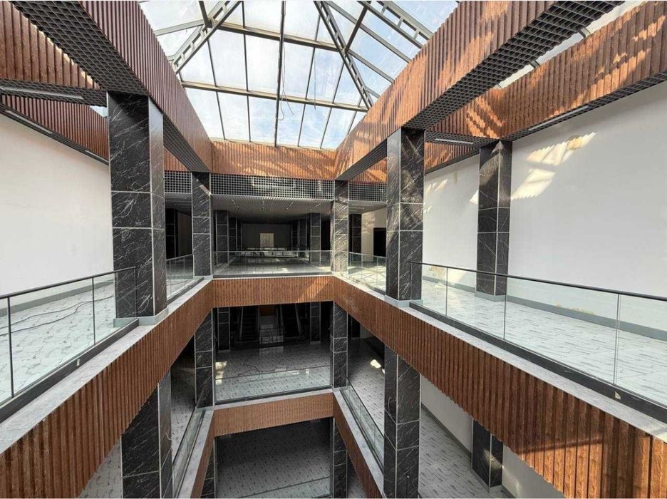 Сдается в аренду магазины в Карвон шоппинг