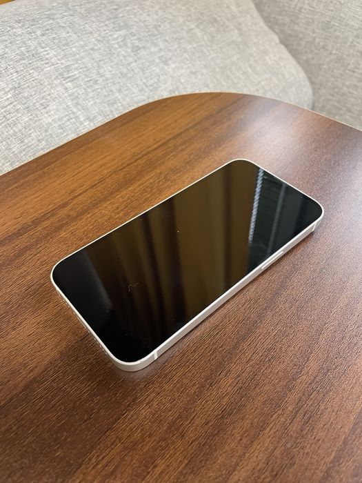 Продам iphone 14 128г