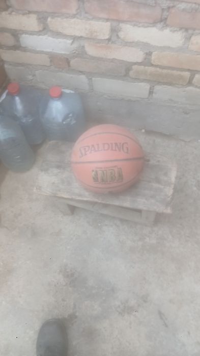 Продам баскетбольный мяч