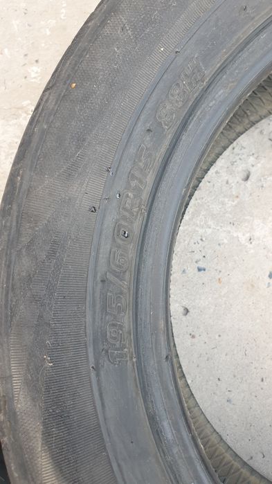 Продаются 2 шины KUMXO 195/60/R15.