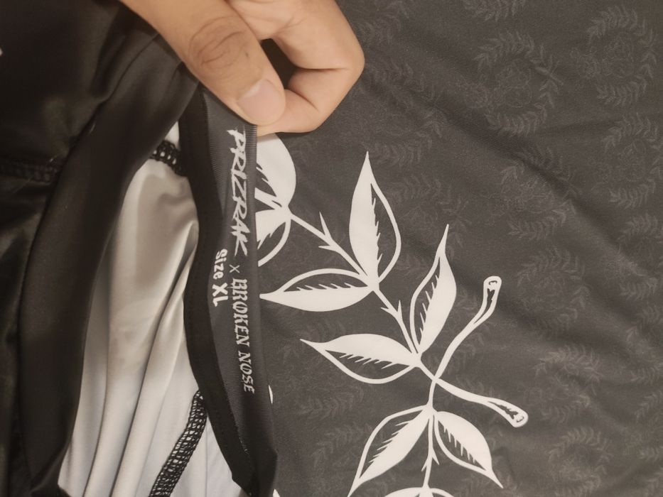 Prizrak rashguard чисто нов