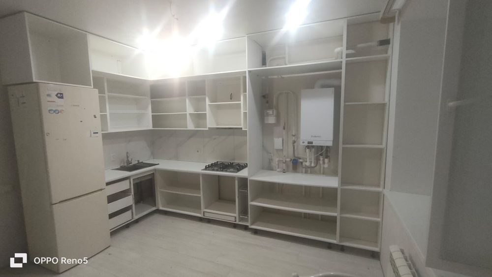 Продам каркас кухонный гарнитур и унитаз