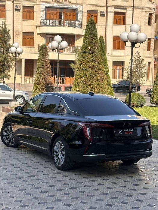 Продается в рассрочку Hongqi E-QM 5