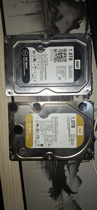 Продаю 2 жёстких диска WD.