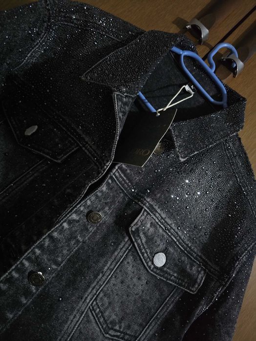 Дънково черно яке с камъни