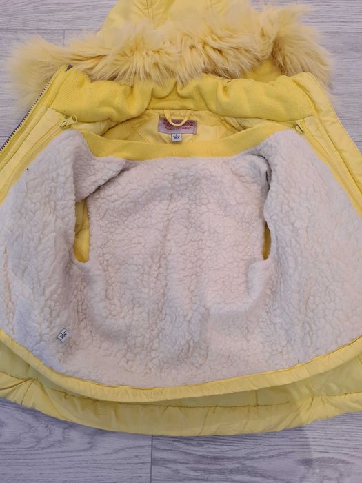 Продам зимний комбинезон для девочки.