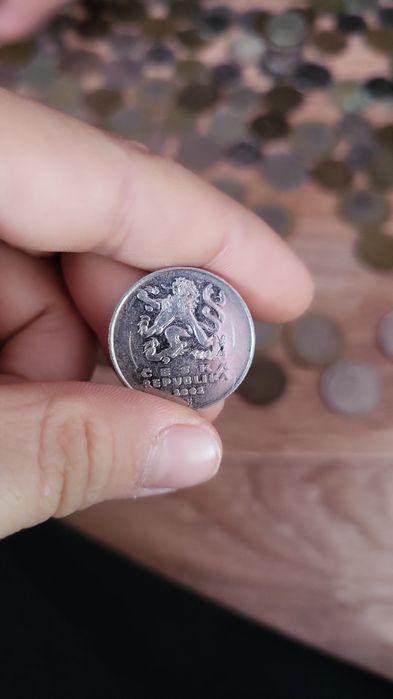 Много разных колекционых монет