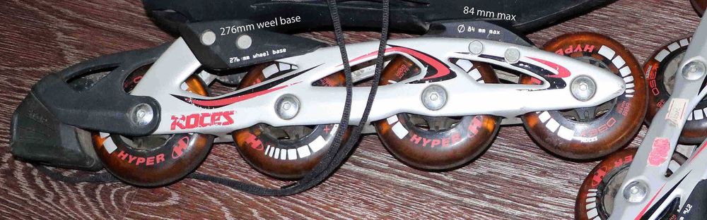 Роликовые коньки