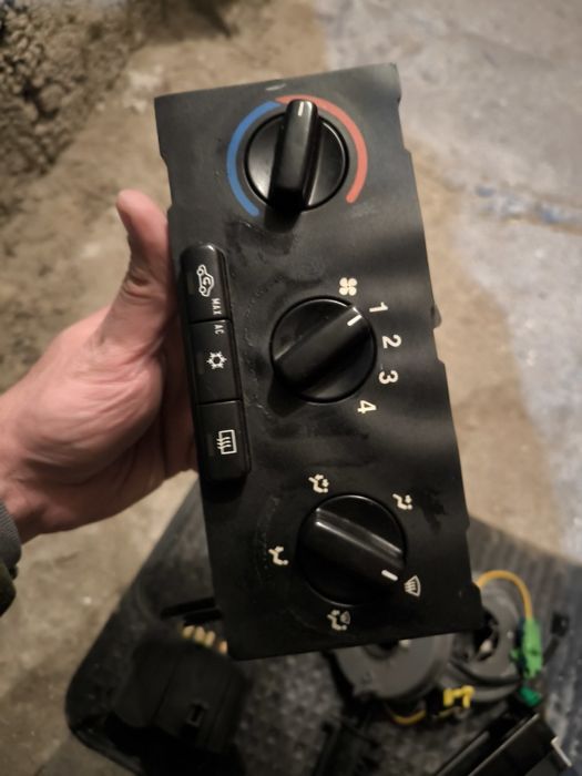 Лентов кабел,ключ фарове,управление парно,клапан Опел Астра Г