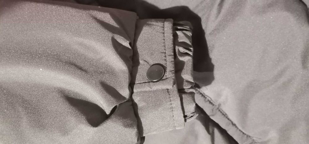 Ново дамско яке дълго черно, с яка от енот