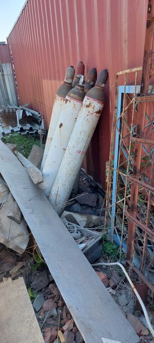 Продаю ацетиленовые баллоны