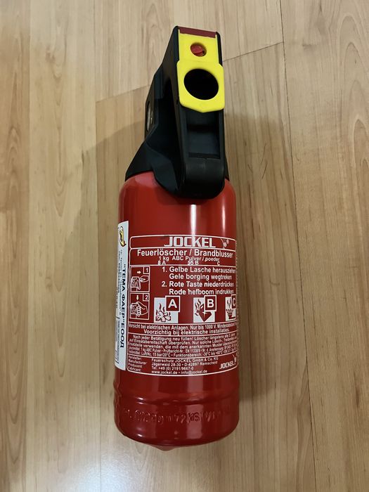 Оригинален пожарогасител за мерцедес Е класа W211 в седалката