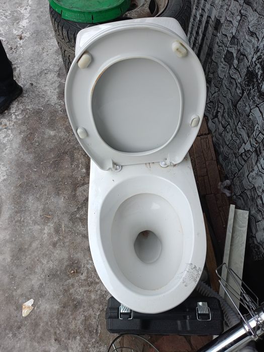 Б/У унитаз с бачком.