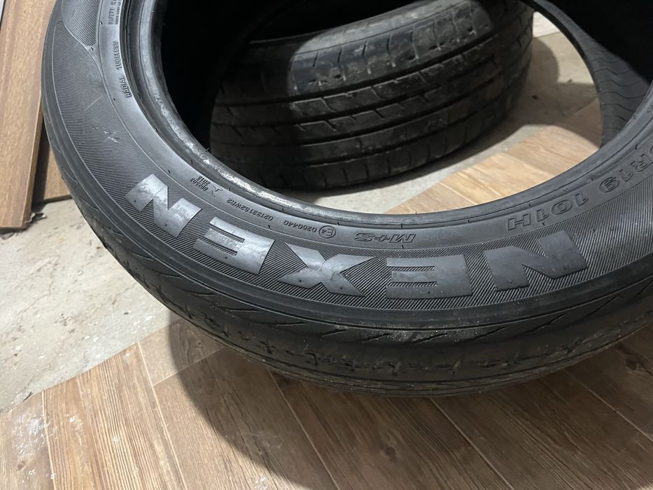Продам комплект летних шин на 19