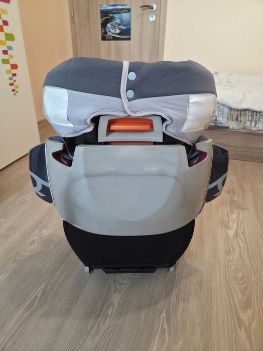 Продавам много запазено детско столче за кола Cybex Solution X2-fix