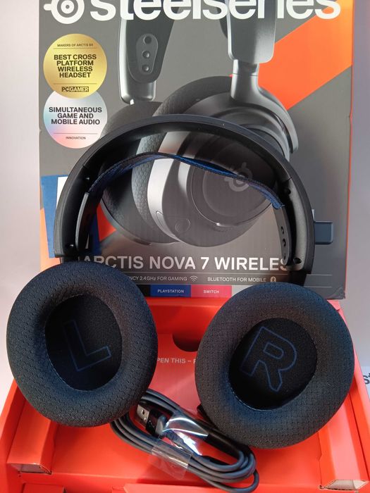 Casti STEELSERIES Arctis Nova 7 7.1 ( wirelesss) Gaming Headset- Black