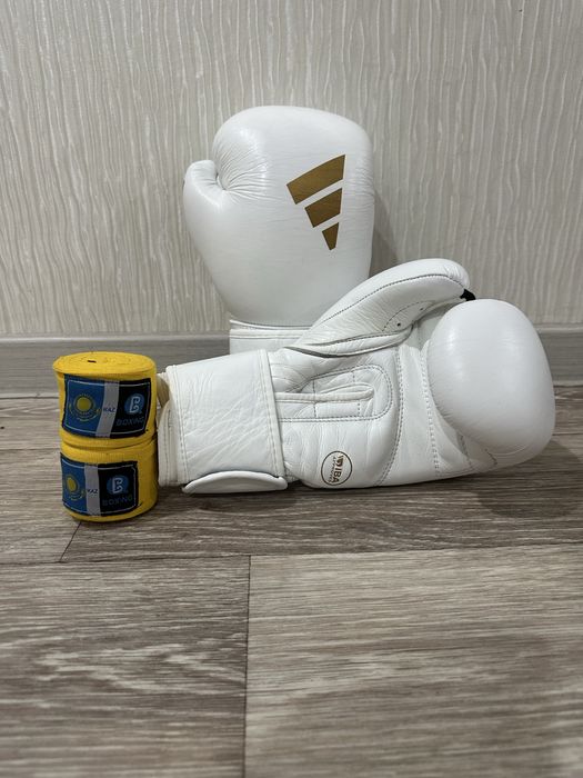 Продам оригинальные перчатки adidas iba