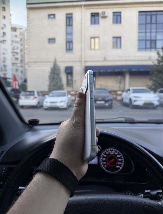 Продается iphone 17 pro max silver срочно !!!