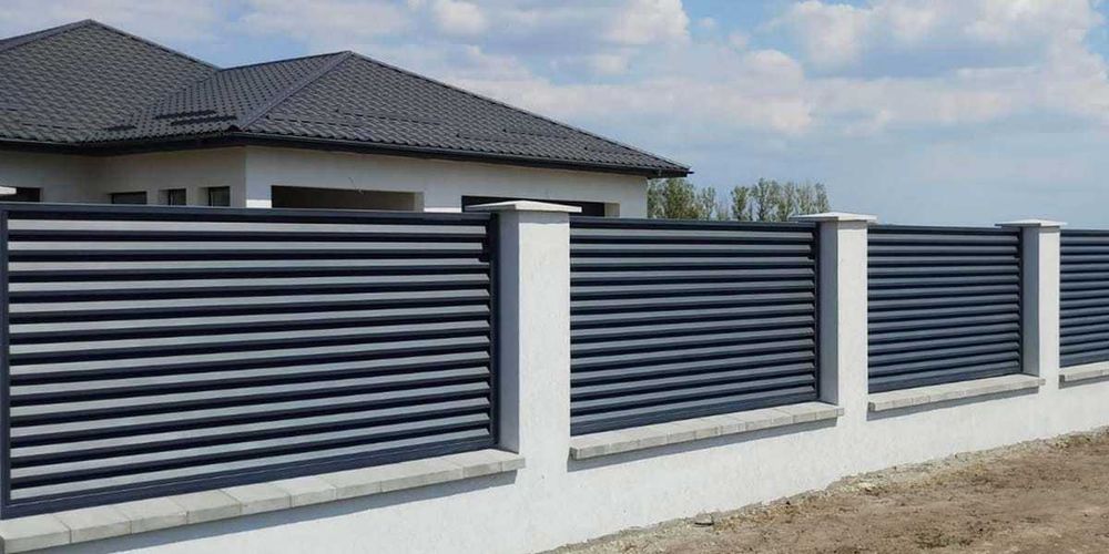 Garduri si porti stil jaluze, sipca metalica, tabla cutata