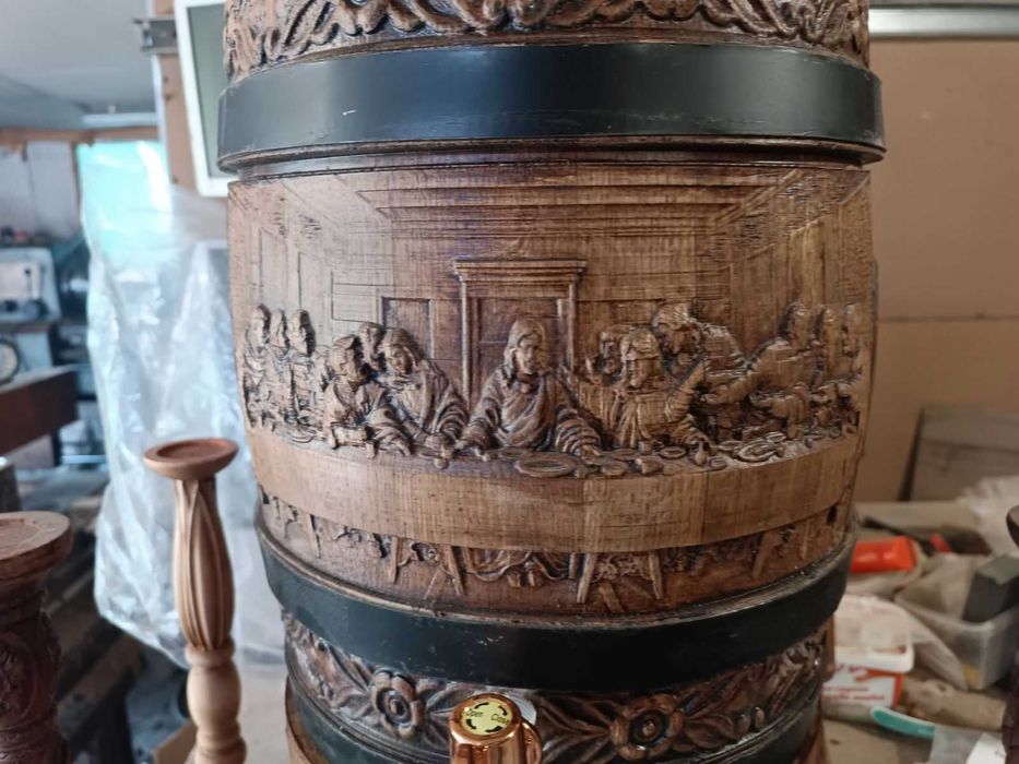 Буре с дърворезба за ракия