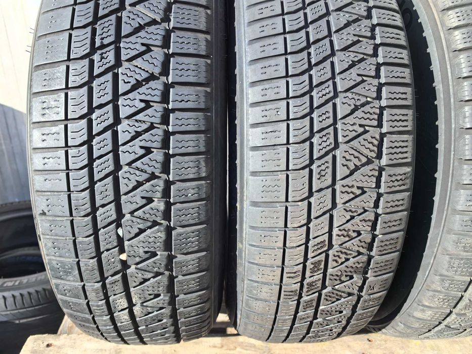 215/70/16 Кумхо ДОТ 2023 г - Със забележка !